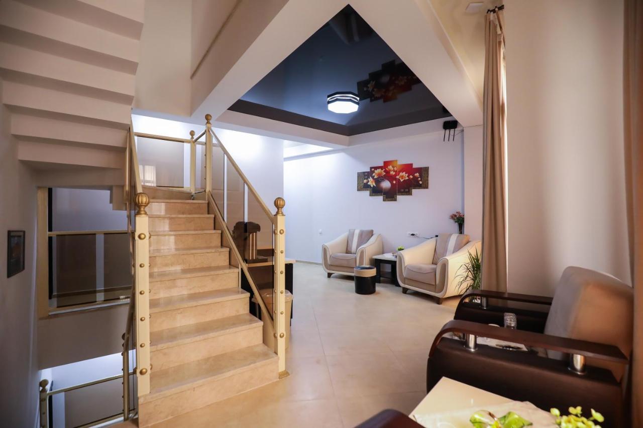 Hotel Sagu in Kutaisi Bagian luar foto